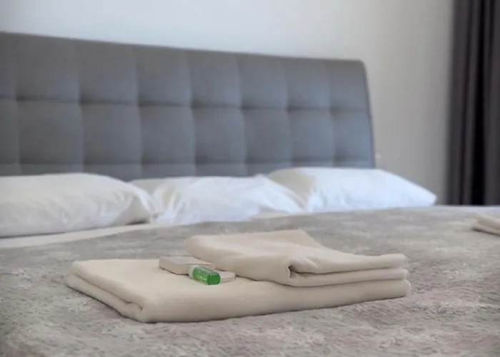 Skau Zuckermandel Danube View Free Parking